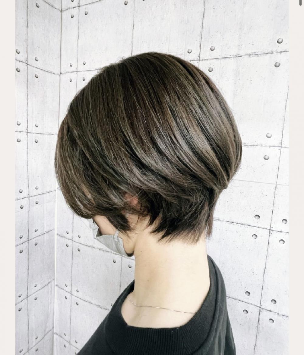 カット＋白髪ぼかしハイライトカラー￥18,260～24,860