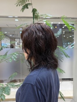 くせ毛をカットでデザインに！