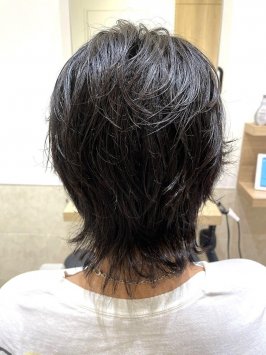 襟足長めのメンズウルフスタイル