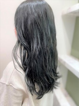 オリーブグレージュ