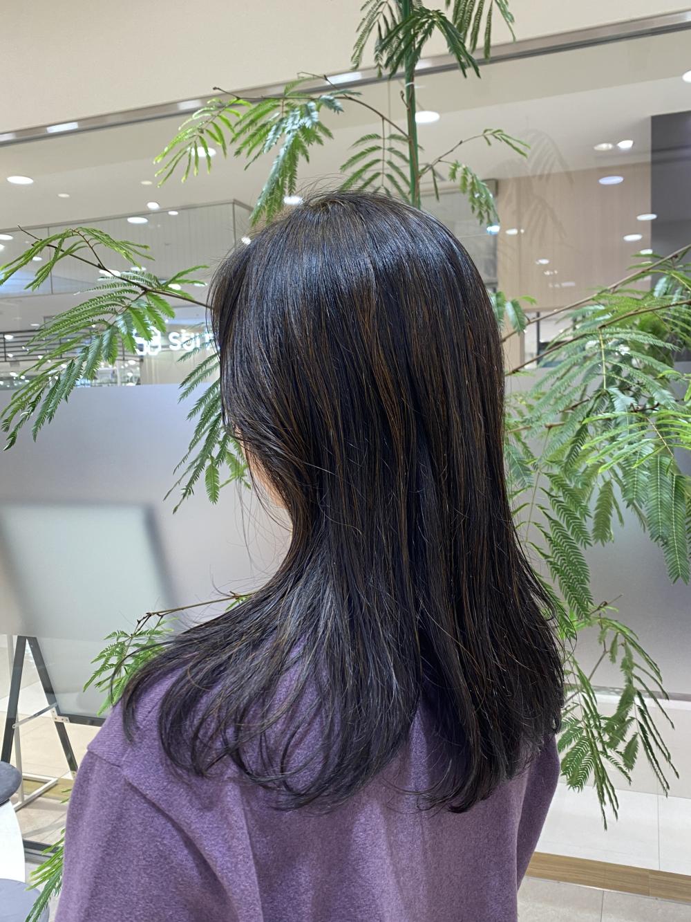 艶々セミロングヘア