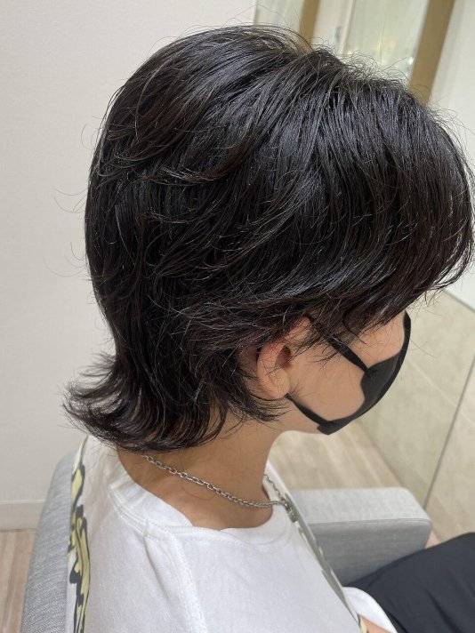 襟足長めのメンズウルフスタイル