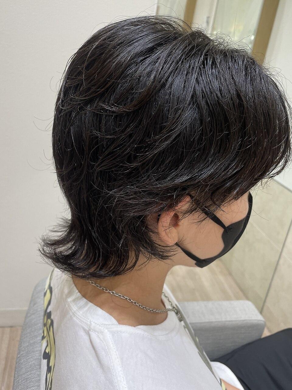 襟足長めのメンズウルフスタイル