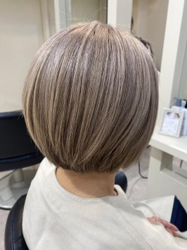 白髪ぼかしボブ