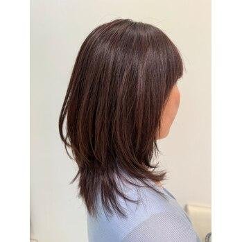顔まわりレイヤーで魅せる大人くびれミディ