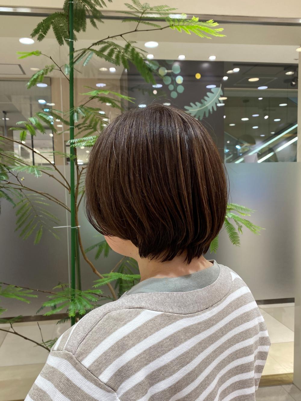 透明感カラーの丸みショート