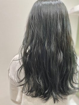オリーブグレージュ