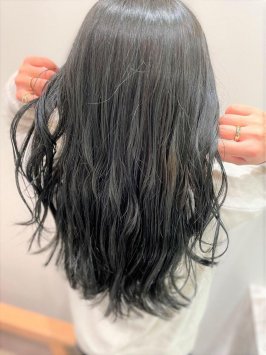 オリーブグレージュ