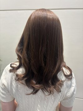 ほんのりオリーブベージュ