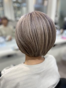 白髪ぼかしボブ