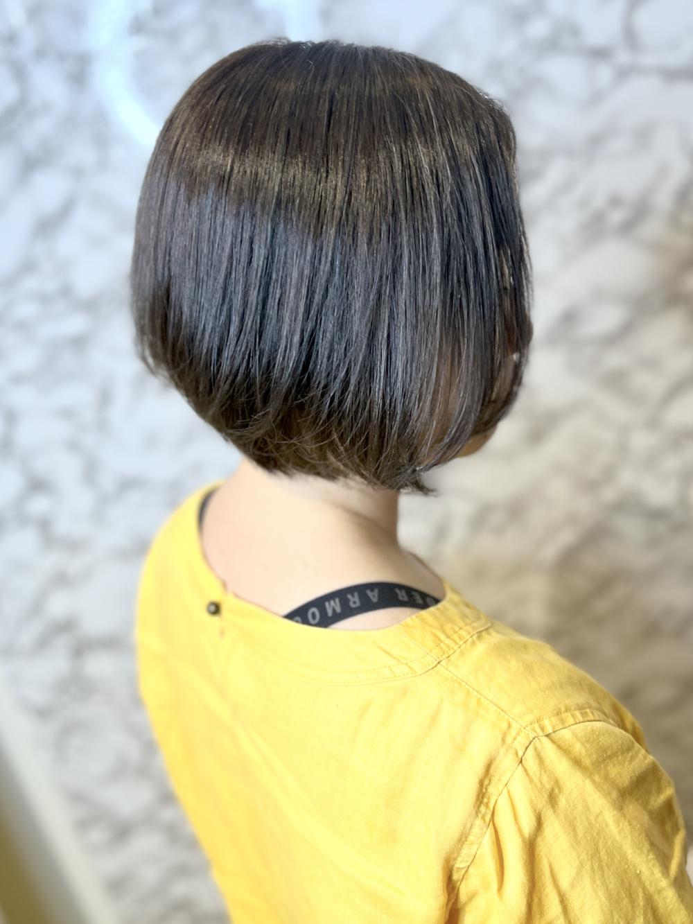 ショートボブ