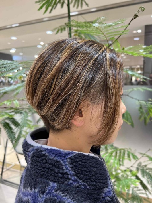 ショートボブ