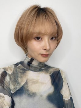 ショートボブ