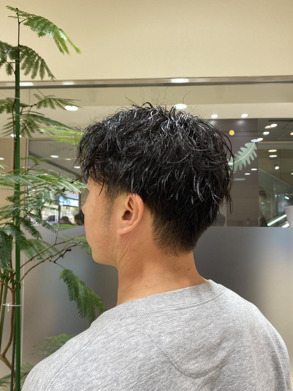 シャープな縦落ちパーマ